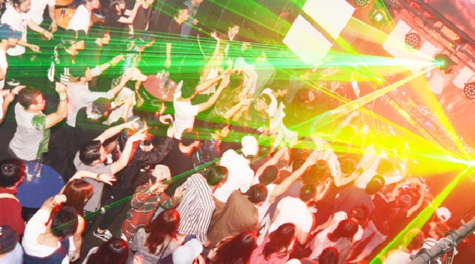 大阪 心斎橋 クラブ ジュール 5 5 金曜日 ゴア サイケデリックトランスの第一人者 Juno Reactor の日本ツアー開催 様々なジャンルの音楽を楽しめる人気クラブ クーポン利用でお得 イベントサーチ