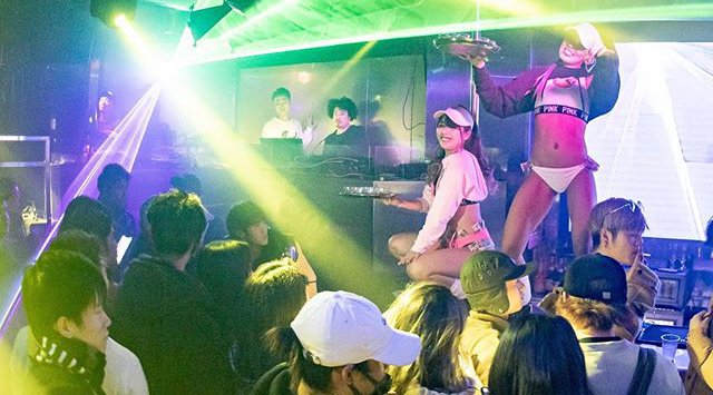大阪・心斎橋の人気クラブ「CLUB backdoor」で今夜も盛り上がろう！様々なジャンルの音楽が曜日別で楽しめる、クラブ好きのおすすめのCLUB！