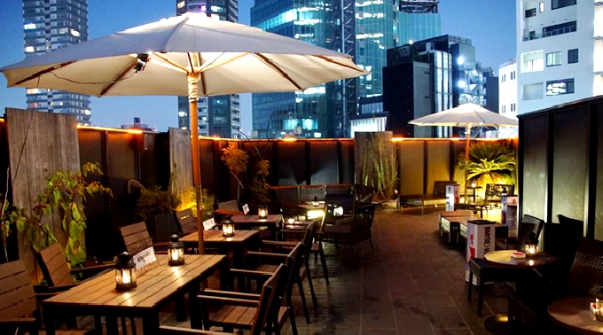 ビアガーデン六本木feria 15 超セレブラウンジ最上階 超豪華 Feria Tokyoでラグジュアリーなビアガーデンパーティー 東京の夜景を楽しもう イベントサーチ