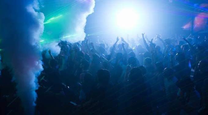 新木場ageha 1月17日 大乾杯ナイト 渋谷発のシャトルバス 先着500名様 無料サービスウェルカムドリンク イベントサーチ