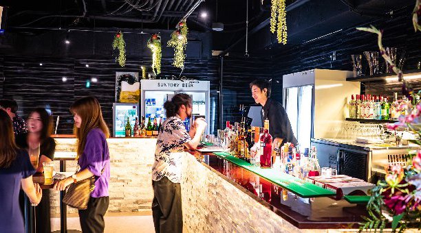 渋谷 ラグジュアリースタンドミラス渋谷 男性25歳 女性23歳 話題のお洒落スタンドバーで開催 人気の会場で恋活交流会 アルコール ソフトドリンク 飲み放題 イベント パーティー ミラス渋谷 イベントサーチ