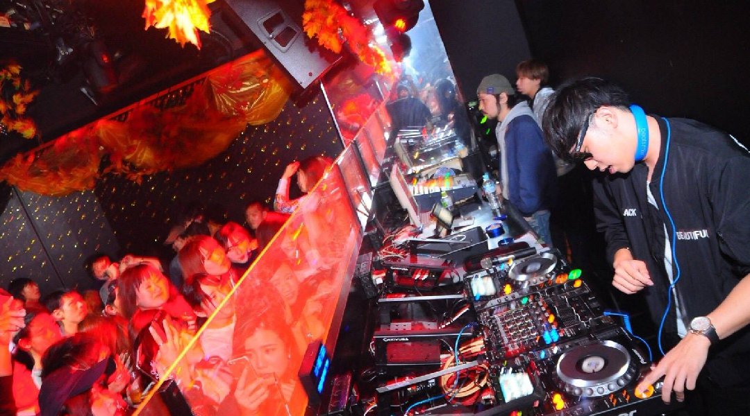 【兵庫 LARUS神戸 9/22】毎週日曜日は人気イベント【SUNDAY JOURNEY #サンジャニ】開催！SPゲストに北海道出身の気鋭ラッパー【HIYADAM】出演★クーポン利用でお得！