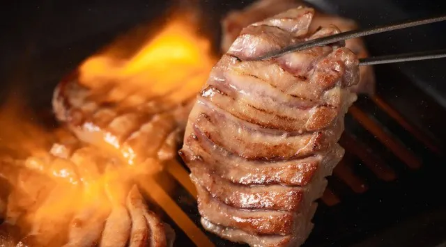 牛タン片手にフェスを楽しむ！牛タン食べ放題焼肉一心たん助、大月ゲームサミット2025に10月13日(月)出店決定！牛タン食べ放題で話題の一心たん助が、一大イベントに進出！株式会社Globridge