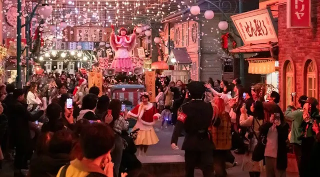 【西武園ゆうえんち】冬の音色と活気がほとばしる！「ハイカラ・ウィンター・パレード」新登場！「昭和女子大学×西武園ゆうえんち」が共同開発！期間限定コラボフード！『ノスタルジック・クリスマス』