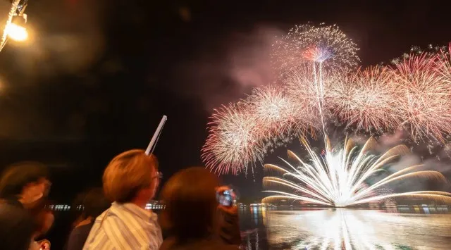 十和田湖湖水まつり 花火大会2026 十和田湖畔休屋多目的広場 青森県十和田市奥瀬 - 打ち上げ予定時間・日程・場所 - お祭り・花火大会