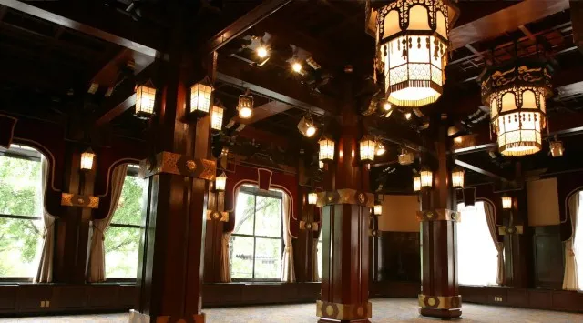 【ホテルニューグランド】歴史薫る空間で過ごす 室内お花見ディナーイベント「夜桜と音楽と食のアンサンブル」春を呼ぶ使者として愛されてきた桜と和洋楽器の融合を極上のフランス料理とともに楽しむ夜