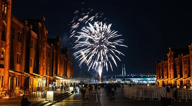 横浜ナイトフラワーズ 花火大会2026 - 横浜港で短時間(5分程度)の花火打上げ ・新港ふ頭・大さん橋 - 伝統行事・日程・見どころ・混雑状況・開催場所 - 夏祭り 花火大会