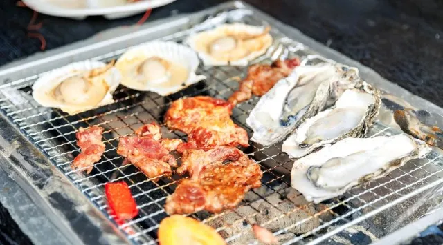 【3/27〜4/19】新潟に“春の牡蠣小屋”再び。2年連続開催、殻付き牡蠣が880円の復興支援イベント！！地域活性・復興支援プロジェクト「かき小屋実行委員会」