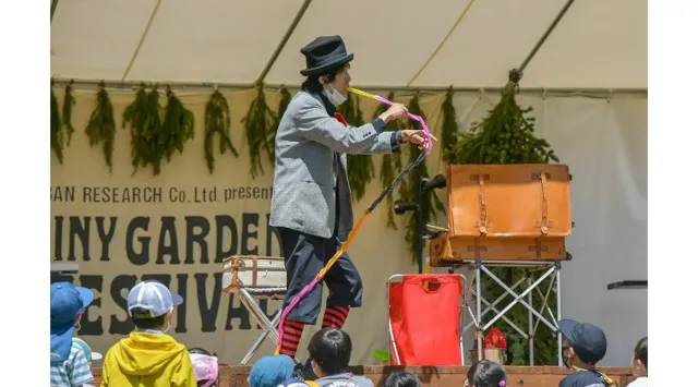 千里中央公園で新しい野外体験を。 URBAN RESEARCH presents TINY GARDEN MARCHE at Senrichuo Park　（株）アーバンリサーチ