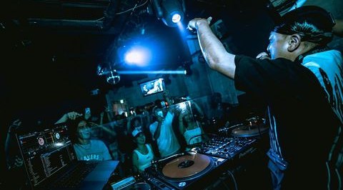 【XZENO NIIGATA 金曜日】今夜はSPゲストに【ANARCHY】登場★進化する新潟駅前に"刺激的"な日常！新たなナイトクラブ “XZENO NIIGATA”★クーポンでお得★