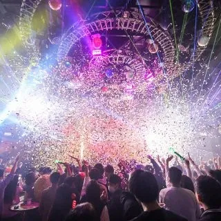 新宿 CLUB WARP 金曜日 : 写真