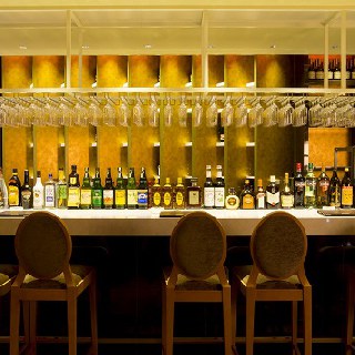 【JIS 福岡】世界最上級の相席BAR : 写真