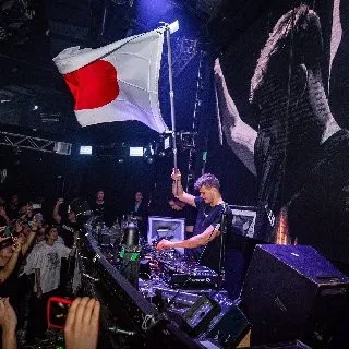 新宿 CLUB WARP 金曜日 : 写真