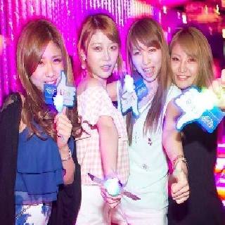 六本木 V2 東京 木曜日 : 写真