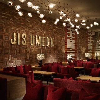 【JIS 梅田】世界最上級の相席BAR : 写真