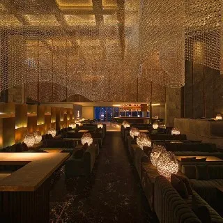 【JIS 茶屋町】世界最上級の相席BAR : 写真