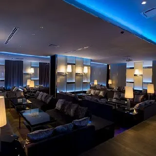 【JIS 福岡】世界最上級の相席BAR : 写真