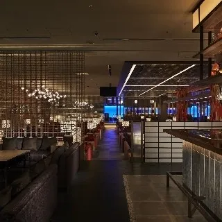 【JIS 梅田】世界最上級の相席BAR : 写真