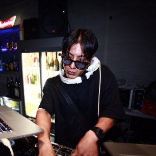 ボイジャーラウンジ心斎橋 DJBAR : 写真