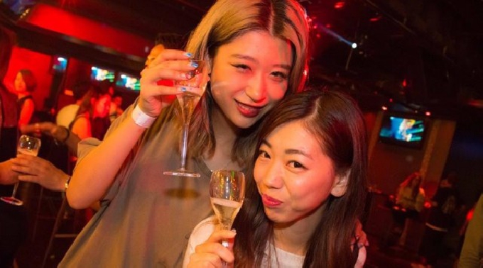 9/2 シックス SIX 東京 クラブ 六本木 DJ KOMORI 金曜日