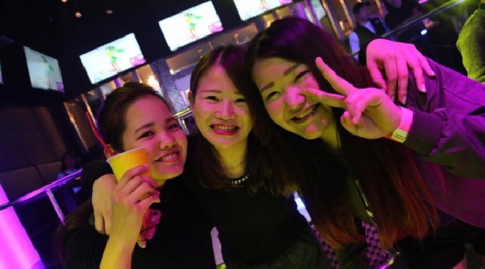 2/25 クラブ ラウンジ クラウン CLUB CROWN 週末 土曜日