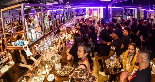 渋谷ナイトサーキット : 【リッツバー渋谷で音楽とお酒を】