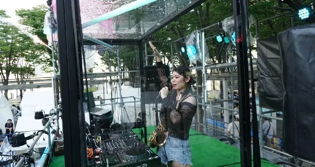 MIKOU（DJ / SAX） : 