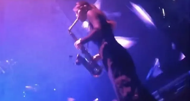 MIKOU（DJ / SAX） : 