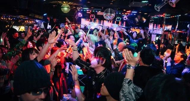 MAHARAJA ROPPONGI - マハラジャ六本木 : 本格ディスコサウンドで朝まで盛り上がれる！