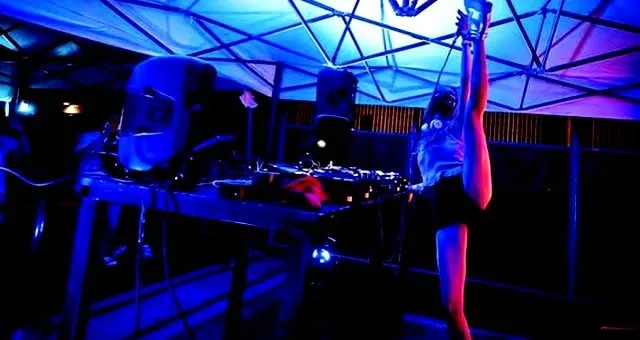 DJ Senna - センナ : 日本、海外共に女性DJとして最も輝く注目すべきDJ