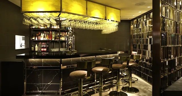 JIS 松山 - MATSUYAMA  相席BAR : JIS松山で飲めるドリンクは300種類以上が無料！ スペシャルなお酒も！