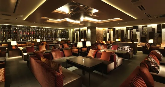 JIS 松山 - MATSUYAMA  相席BAR : JIS松山はソファー席完備！ラグジュアリーな空間で快適な相席をお楽しみください！