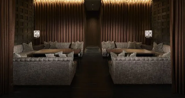 JIS 梅田・大阪 - UMEDA  相席BAR : 国内屈指のVIPシートでの相席も可能！優雅なお時間をお過ごしくださいませ！