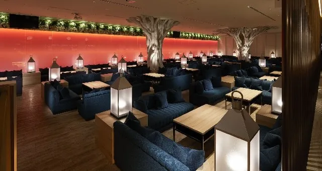 JIS 梅田・大阪 - UMEDA  相席BAR : 男女がより楽しく呑んだり語ったりできる場所の一つである「宅飲み」を表現