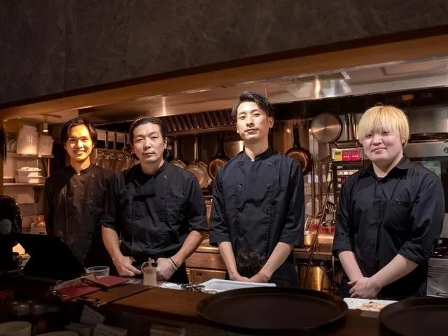 【正社員：調理スタッフの募集】≪新規出店に伴い増員≫メディアで話題！年間で6店舗展開の成長企業！最大月給40万◎時給￥1800も◎