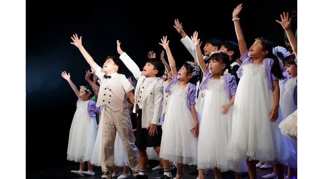 イルミネーションイベント「kirara@アートしんゆり2025」小田急線新百合ヶ丘駅の冬の風物詩・11月15日(土)はステージ＆パフォーマンスショーによるクリスマス点灯イベント開催！