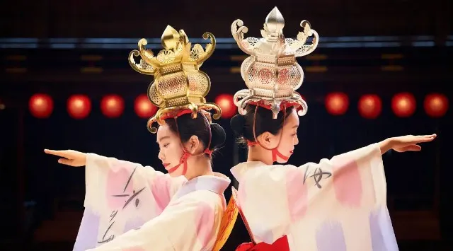 【文京区・肥後細川庭園】秋の紅葉ライトアップ「ひごあかり」、11月22日（土）から開催！深まる紅葉と竹あかりが織りなす幻想的な9日間。株式会社日比谷花壇