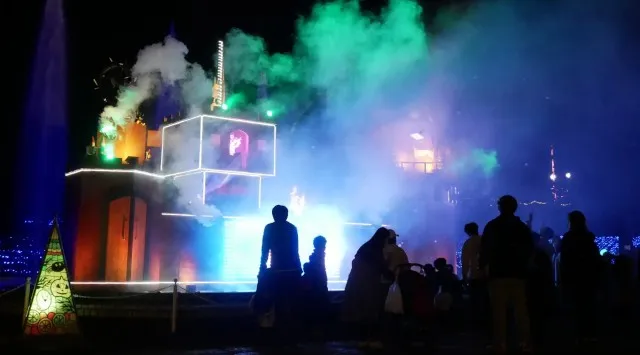 幻想的な紅葉の帳 『紅葉見ナイト』まもなく開催します（国営武蔵丘陵森林公園）～光り輝く森林公園～ 一般財団法人 公園財団　Parks Japan.F