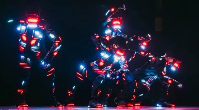 蜷川実花 with EiM 初音ミク、Shigekix、ハローキティ、MPLUSPLUS DANCERSによる大晦日カウントダウンイベント「Happy New Year Tokyo 2026」演目発表