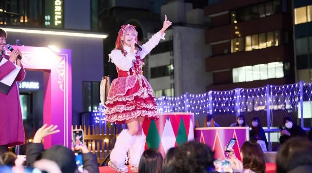 東京・渋谷に新たなクリスマスマーケット誕生！「Shibuya Christmas Market 2025」イルミネーション点灯式第二弾ゲストとして、しなこが登場！株式会社テレビ朝日ミュージック