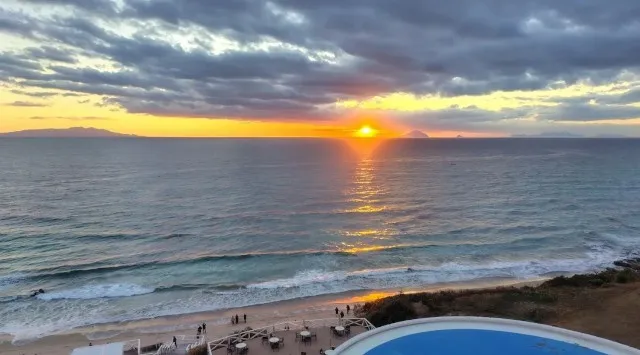 【下田プリンスホテル】2025-2026新春イベント開催　カウントダウン バルーンリリース＆打上げ花火で新年を迎え、潮騒とともに初日の出と白濱神社へ初詣！株式会社西武・プリンスホテルズワールドワイド