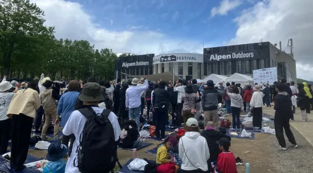 6回目となる“絶景”と“音楽”の山頂フェス「アルペンアウトドアーズ プレゼンツ『HAKUBAヤッホー！FESTIVAL 2026』」第一弾出演アーティストを発表！株式会社岩岳リゾート