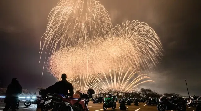 「富士山花火vsスピードウェイ2026」1月11日(日)10時より一般販売開始　サーキット走行付き新チケット2種も登場 / 公共交通機関（路線バス）臨時運行決定　富士スピードウェイ株式会社