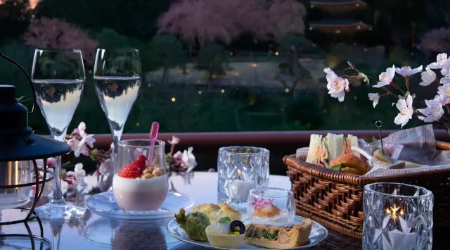 【ホテル椿山荘東京】桜とシャンパンが彩る、春限定のラグジュアリーなピクニック「Twilight Sakura Terrace」 3月2日よりスタート～お食事後、夜桜の余韻を楽しめるステイプランも登場～