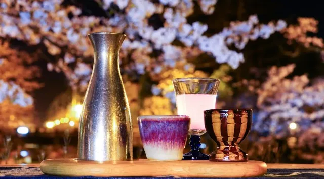 【界 玉造】温泉街に咲く約400本の桜並木を愛でる「桜舞うたまゆら滞在」今年も開催～今年は「夜桜人力車」乗車後に、川沿いの桜並木を独り占めする「夜桜日本酒BAR」が新登場～星野リゾート