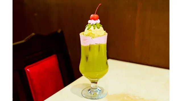 【西武園ゆうえんち】桜をイメージした紙吹雪が舞う「ブギウギ祭　桜吹雪フェス」約５００本の桜が園内をピンク色に染め上げる！期間限定！抹茶を使った春を感じるお食事が楽しめる！『西武園ゆうえんちの春』