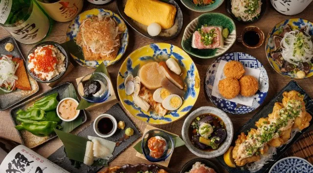 【日本酒40種全品¥110(税込)】日本酒原価酒蔵11周年祭｜全店で開催｜4月6日〜4月8日　期間、OPEN11周年を記念して日本酒40種を全品¥110(税込)で提供します。　株式会社ビリオンフーズ