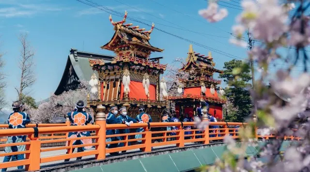 【岐阜県飛騨市】暮らしに息づく歴史、絢爛豪華な屋台行列と勇壮な起し太鼓！「古川祭」が4月19日・20日に開幕　勇壮な「起し太鼓」と豪華絢爛な「屋台行列」が織りなす“静”と“動”の伝統行事です。