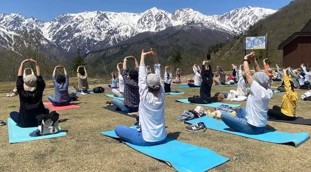 標高1,300mの北アルプスを目の前にした絶景空間で非日常体験「HAKUBAヤッホー！FESTIVAL 2026」追加コンテンツ決定！　ここでしか体験できない音楽・ヨガ・ナイトイベントなども展開