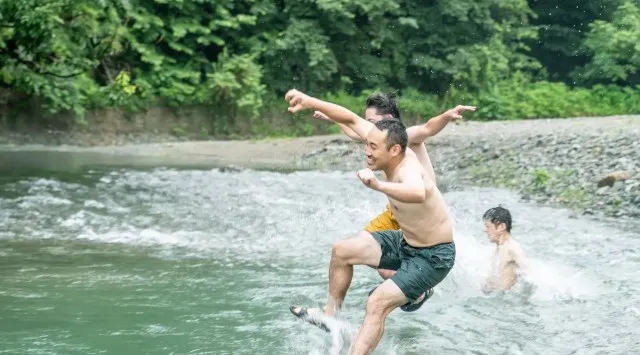 清流が目の前の絶好のロケーション。清流×サウナの最高のととのい体験「コモリバサウナフェス 2026 summer」 を開催　4種類のサウナとコモリバのロケーション　株式会社ONDOホールディングス
